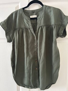 Lou & Grey for Loft Olive Green Button-Down Short Sleeve Top